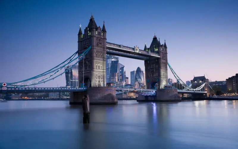 tower bridge london at night